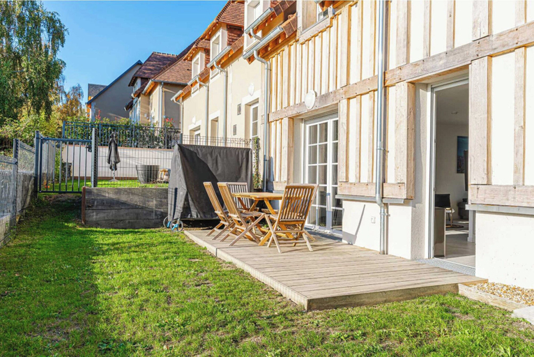 Outdoor dining, Pretty House With Garden 4br/8p - Saint-arnoult, Calvados