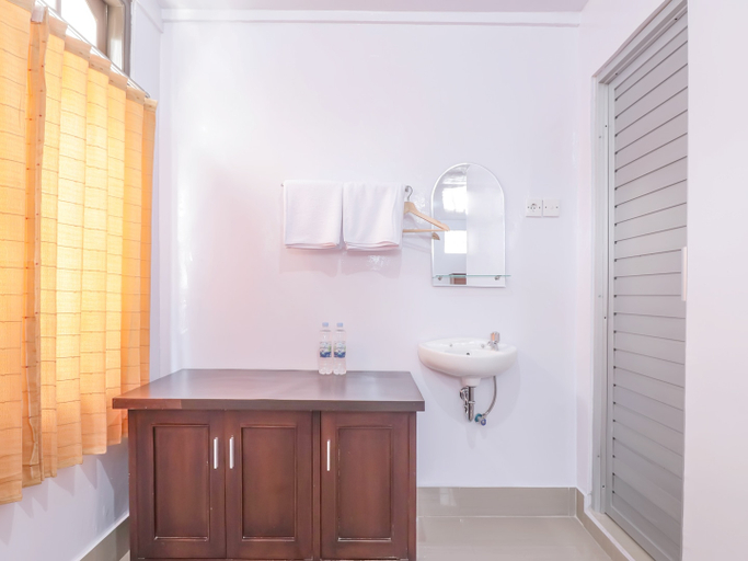Bathroom 4, Hotel O Gusti Residence, Badung
