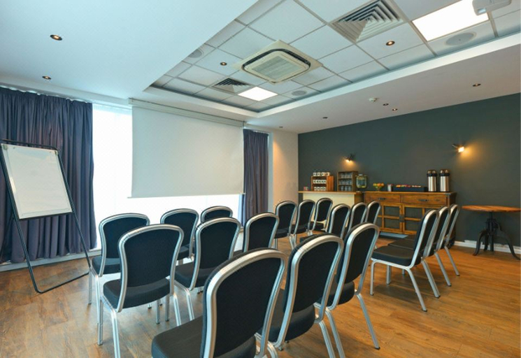 Others 3, B&B HOTEL Warrington, Warrington