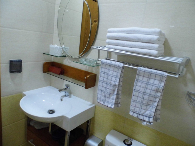 Bathroom 5, Garden Hotel, Hulunbuir
