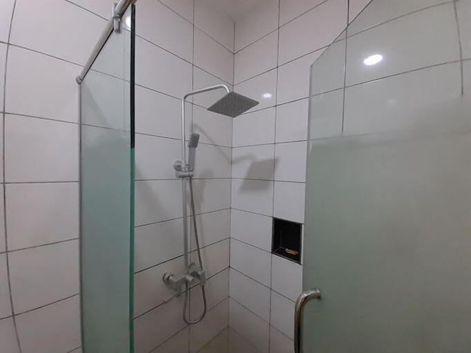 Bathroom 3, Dominion City Guest House, Akinyele