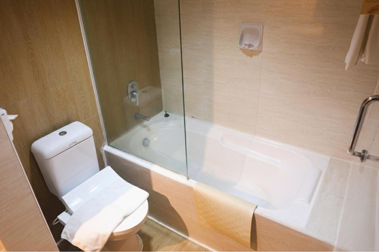 Bathroom 4, Primula Beach Hotel Kuala Terengganu, Kuala Terengganu