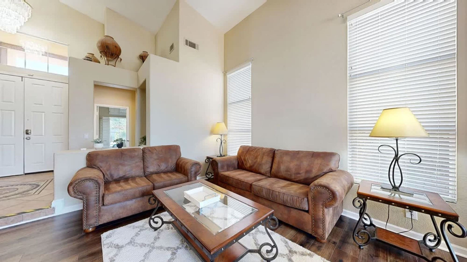 Room 5, Sleeps 10 Heated Pool Putt Putt Dogs Welcome, Maricopa