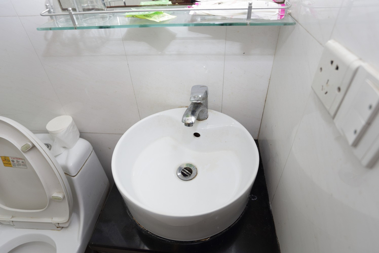Bathroom 3, Jiashan 98 Inn, Jiaxing