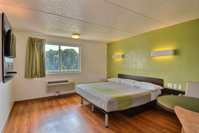 Bedroom 3, Motel 6 Danvers, MA - Boston North, Essex