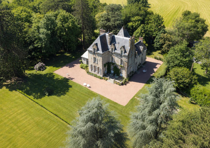 Others 3, Chateau Saint Georges, Deux-Sèvres