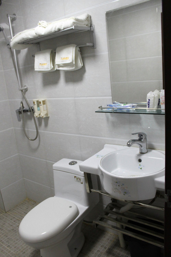 Bathroom 3, Xizhan Express Hotel, Nanning