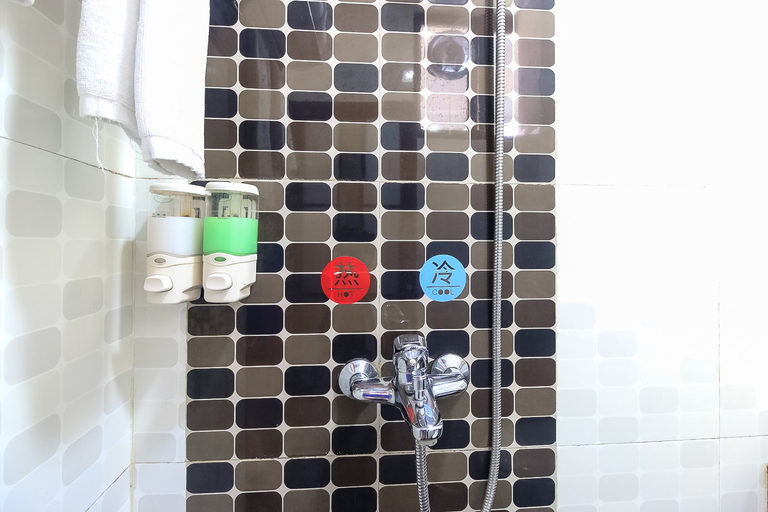 Bathroom 2, Chuangyun Hotel, Zhuhai