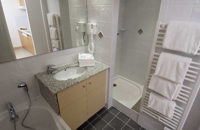 Bathroom 4, Résidence Reine Marine, Ille-et-Vilaine
