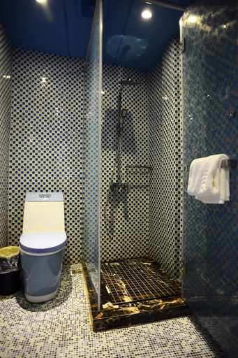 Bathroom 5, Zsmart Hotel (Shanghai Shangnan Road Subway Station), Shanghai