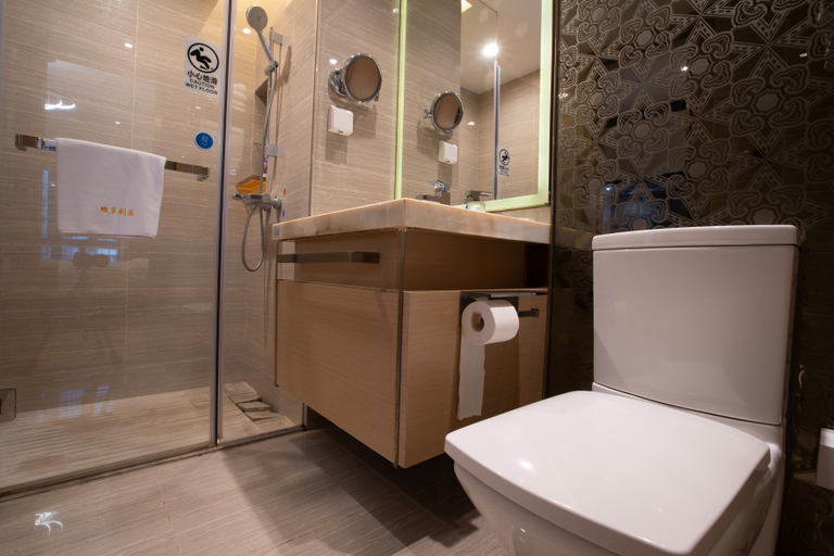 Bathroom 2, Victoria Apartments, Guangzhou