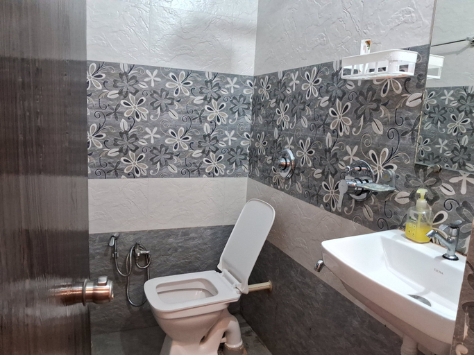 Bathroom 4, HOTEL SHIVA'S INN, Nagpur