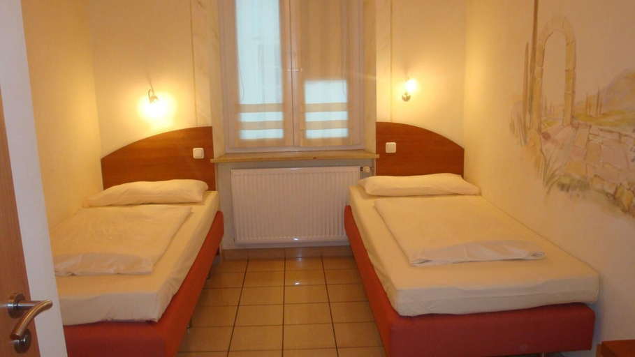 Bedroom 2, StadtHotel Passau, Passau