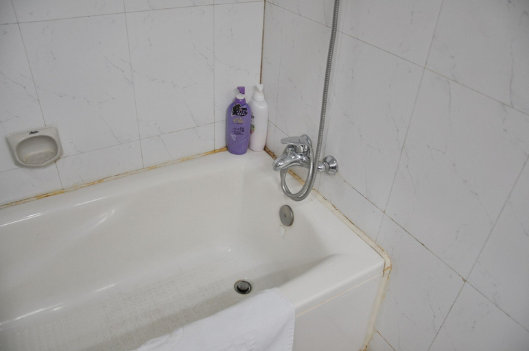 Bathroom 2, Kingshine Hotel, Shijiazhuang