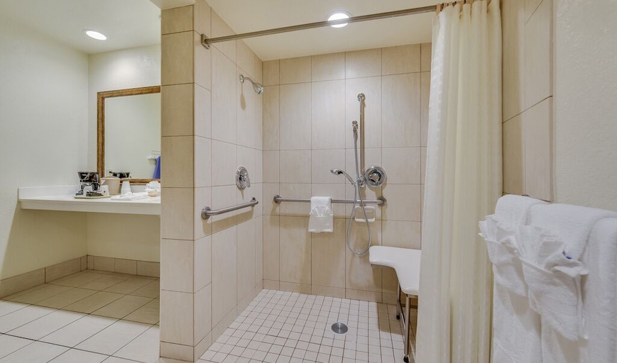 Bathroom 4, Days Inn by Wyndham Camden AR, Ouachita