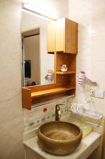 Bathroom, Jinggu Xiaohong Hotel, Pu'er
