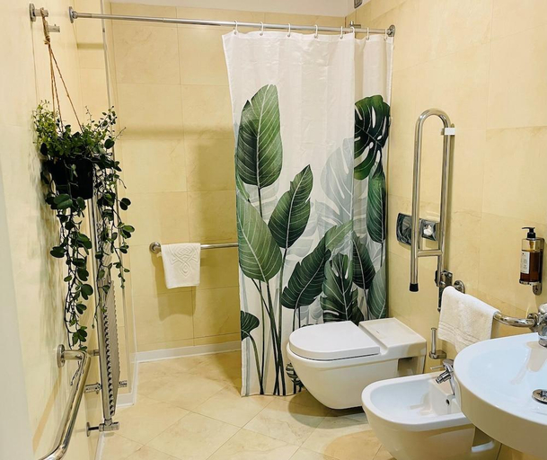 Bathroom 5, Hotel Dell'Opera, Venezia