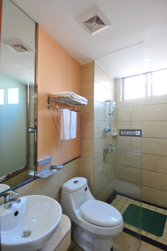 Bathroom 5, Linsen Business Hotel, Sanya