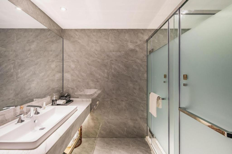 Bathroom 4, Beijing Ruyi Business Hotel, Beijing