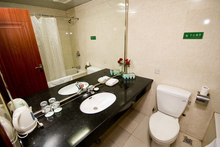 Bathroom 3, Qin'an Hotel, Xi'an