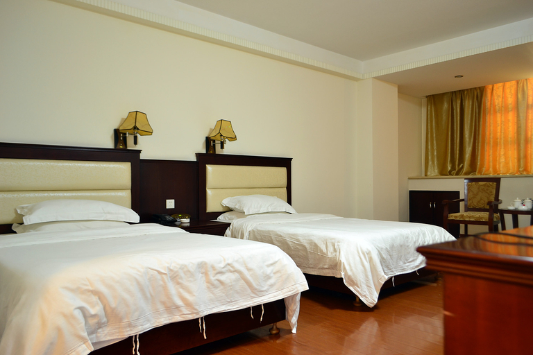 Bedroom 2, Nanguo Business Hotel, Yangjiang