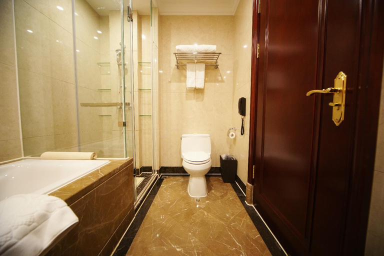 Bathroom 3, Chongzuo International Hotel, Chongzuo