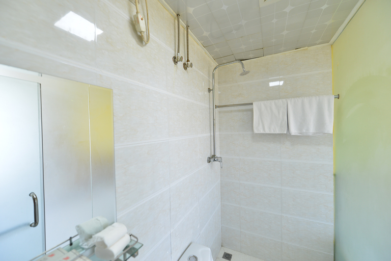 Bathroom, HanTing Hotel (Beijing Guang'anmen Xuanwu Hospital), Beijing