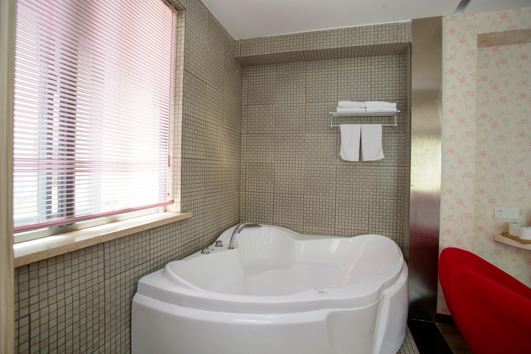 Bathroom 3, Hanting Hotel Shanghai Xujiahui Hongqiao Road, Shanghai