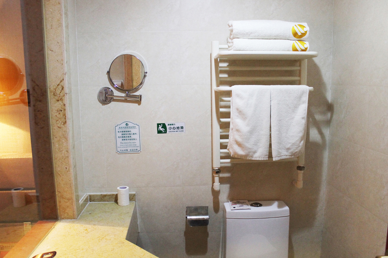 Bathroom 2, Baolifeng International Business Hotel, Suihua
