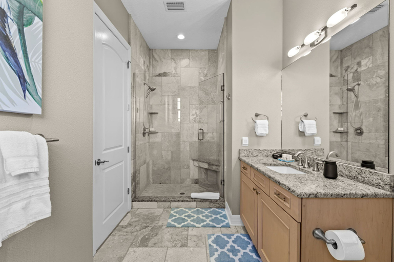 Room 5, Luxury Waterfront 4Br Private Heated Pool Hot Tub, Pinellas