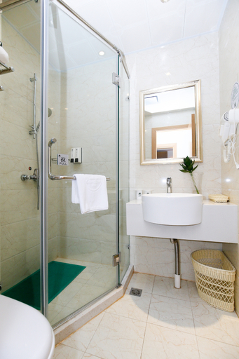 Bathroom 3, Greentree Sunshine 100 Express Hotel, Tianjin