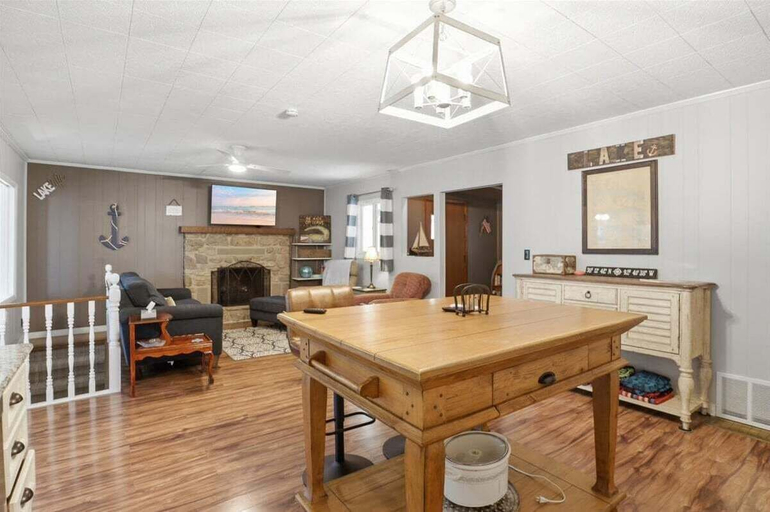 Game room 5, Flat Lakefront Retreat With Private Dock & Kayaks, Camden