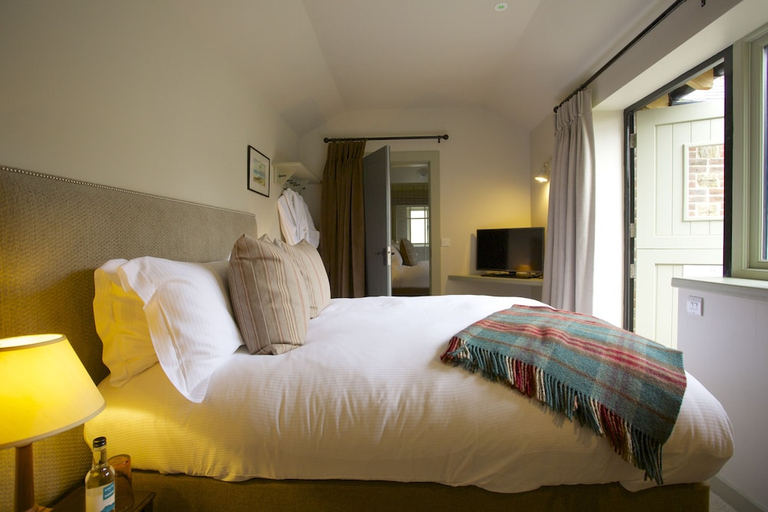 Bedroom 2, ザ ウェルディガーズ アームズ, West Sussex