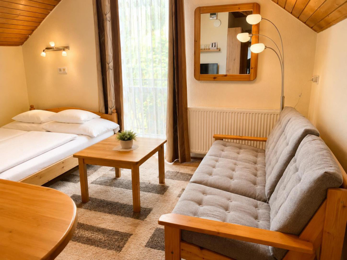 Bedroom 2, Platan Panzio, Szentendre