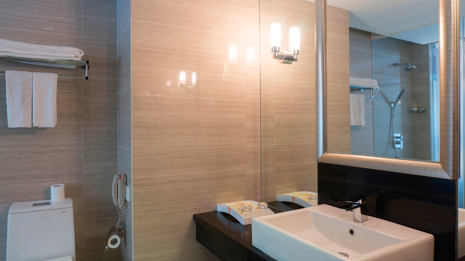 Bathroom 3, Youran Hotel(near ZhangMuTou Railway Station) / 悠然酒店(东莞樟木头火车站店), Dongguan