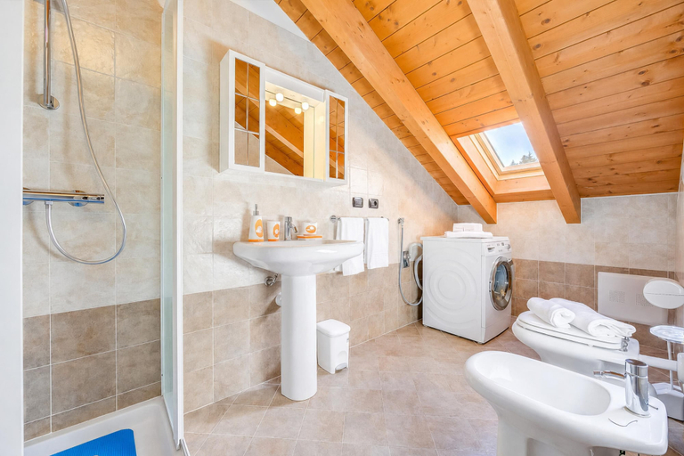 Bathroom 5, Penthouse The Magnifique View in Stresa, Verbano-Cusio-Ossola