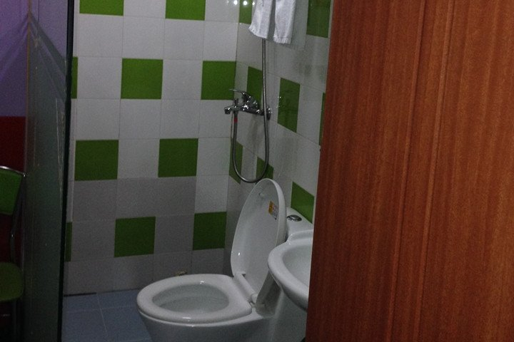 Bathroom 3, Xiangfu Hostel (Shanghai Wuning Road), Shanghai