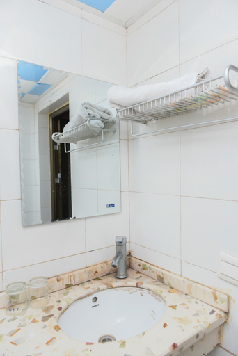 Bathroom, OYO峨眉山順利樹ビジネス旅行ゲストハウス(OYO峨眉山顺利树商旅旅店), Leshan