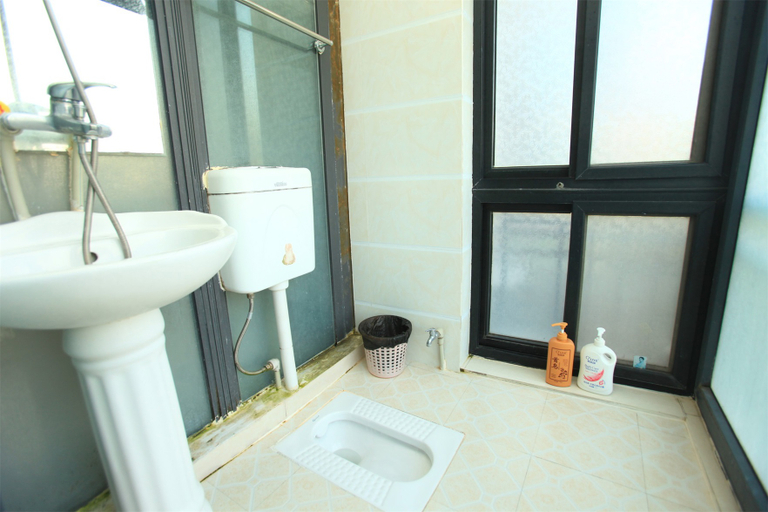 Bathroom 2, Aixin Apartment, Chengdu