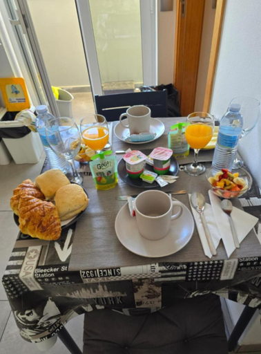 Food & Drinks 5, LC's Guesthouse, Lagos