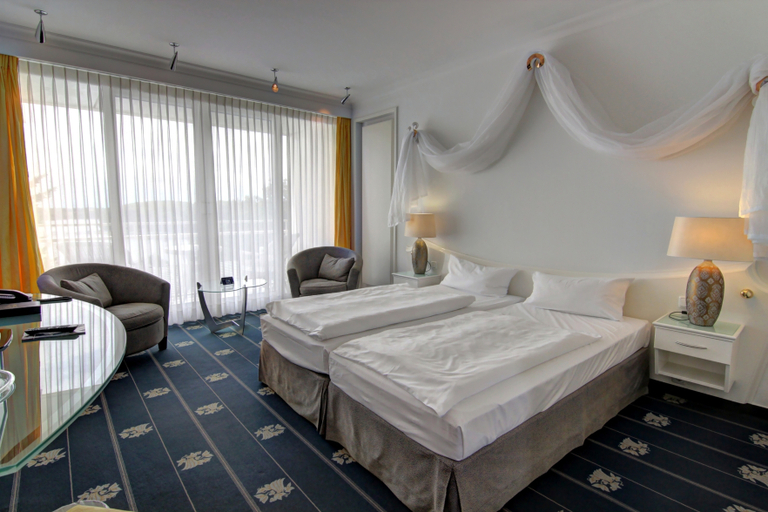 Bedroom 2, Vitalia Seehotel, Segeberg