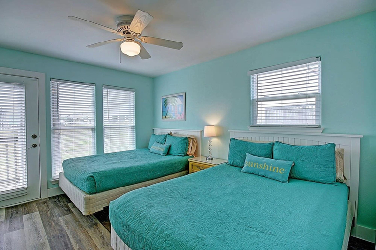 Bedroom 5, La Playa Paradise- Beach Access Large Island Home Pool Table, Nueces