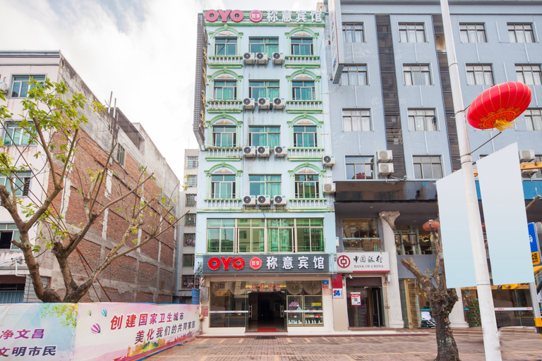 Exterior & Views