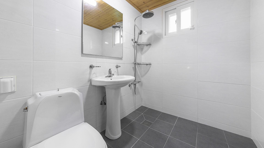 Bathroom 5, Gapyeong Etoile Pension, Gapyeong