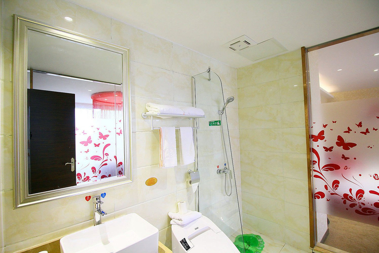 Bathroom 2, A Jia Chain Hotel Changzhou University City, Changzhou