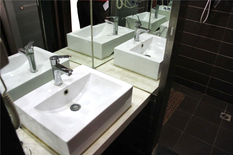 Bathroom 3, Ji Hotel Beijing Huojianwanyuan Metro Station, Beijing