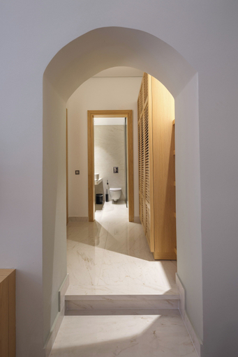 Bathroom 5, The Alma City Apartments, Crete