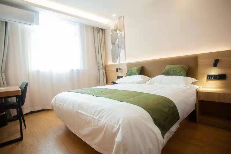Bedroom 2, GreenTree Inn Express Hotel (Wuxi Railway Station North Square), Wuxi
