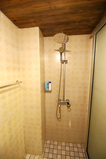 Bathroom 2, Yixintang Inn, Huangshan