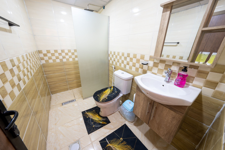 Bathroom 4, wadi rum al omar, Quaira